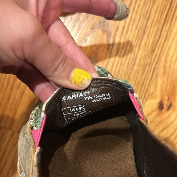 Ariat Floral women slip ons 6.5 FIRM PRICE - Picture 4 of 7